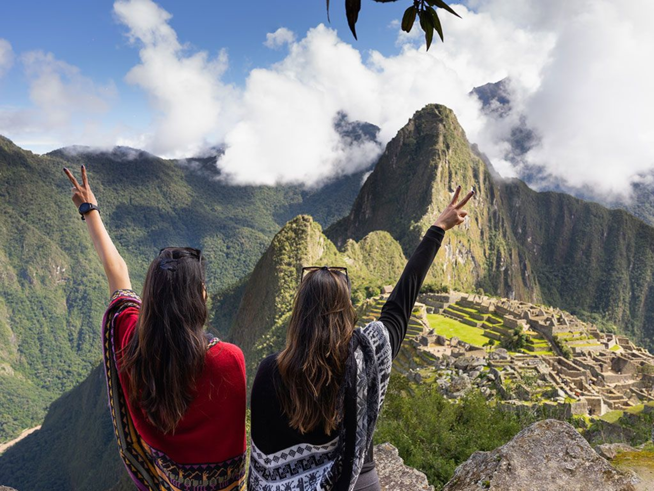Machu Picchu: An Inspirational Guide to the Lost City